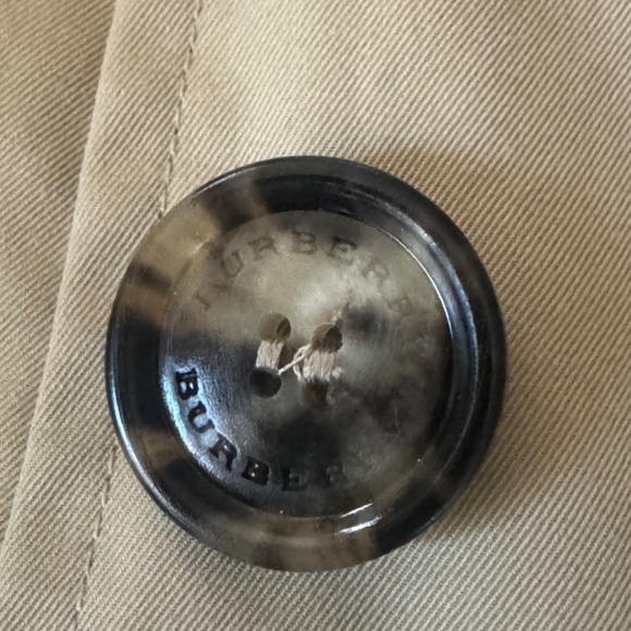 Burberry Chelsea Trench Coat – Honey (Slim Fit) – Impeccable Condition - Picture 5 of 16